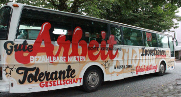 26. August bei uns Am alten Rathausplatz - der Juso-Bus on Tour "Zeit.Für Dich. Für Gerechtigkeit"