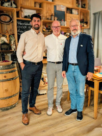 von rechts nach links: Bürgermeister Peter Kloo mit seinem potentiellen Nachfolger Christian Morgenroth und dem dem Rosenheimer SPD-Oberbürgermeisterkandidaten Abuzar Erdogan